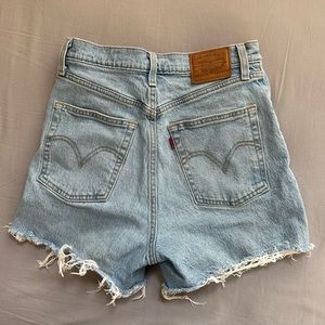 Levi’s ribcage shorts